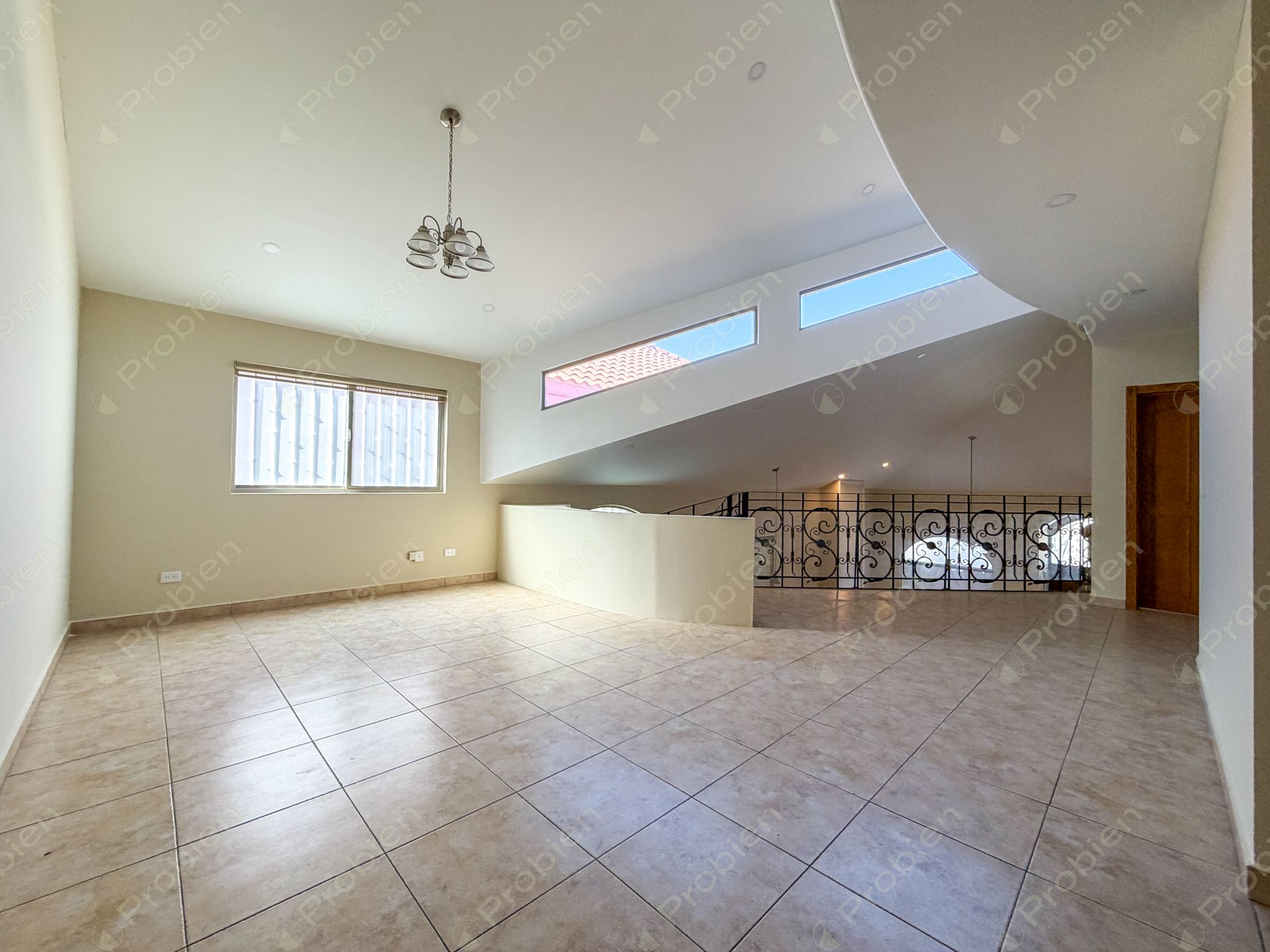 Casa en renta en Puerta de Hierro con 4 recámaras y amplio patio en Tijuana - Foto 15 de 27