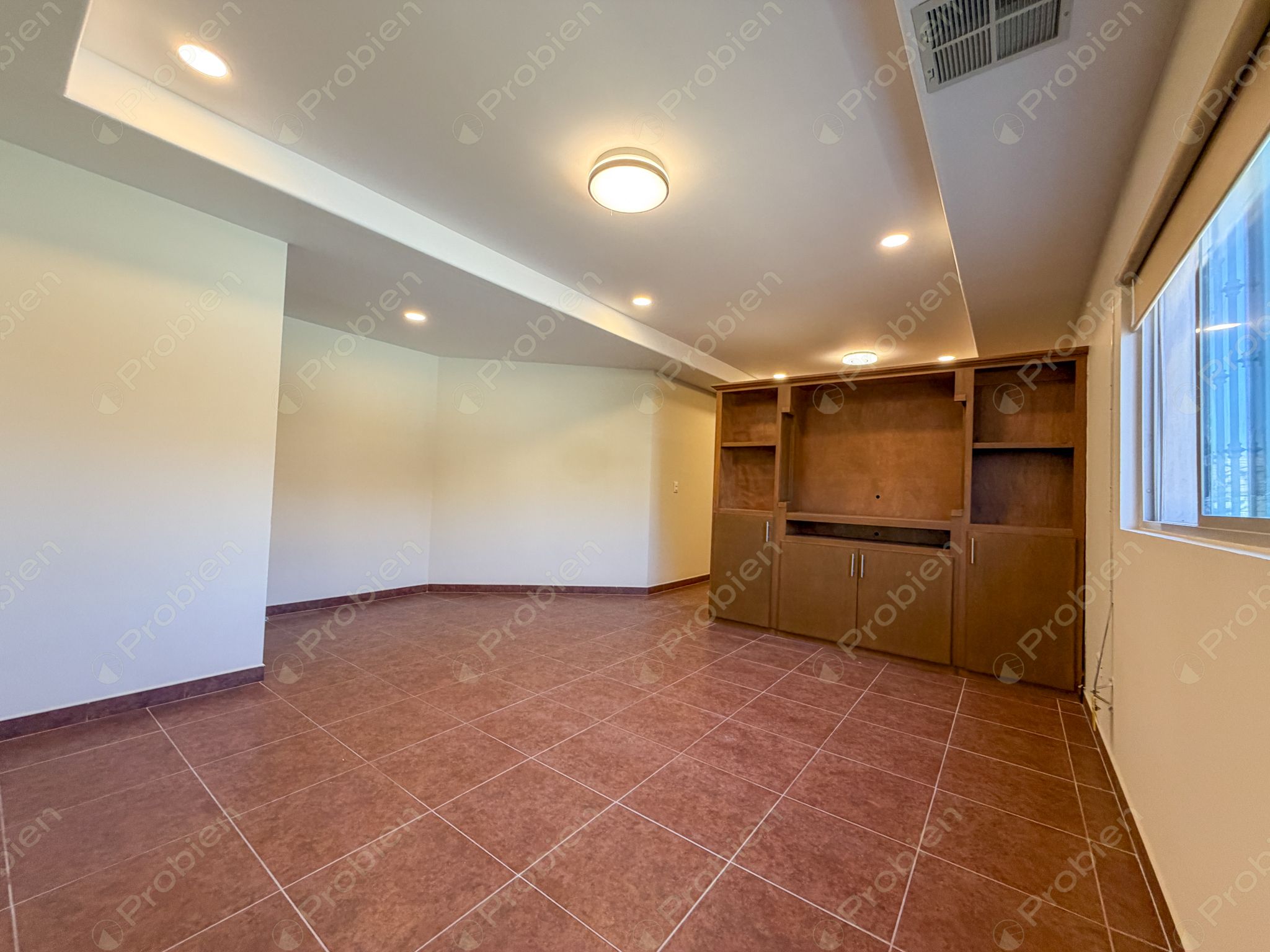 Casa en renta en Puerta de Hierro con 4 recámaras y amplio patio en Tijuana - Foto 17 de 27