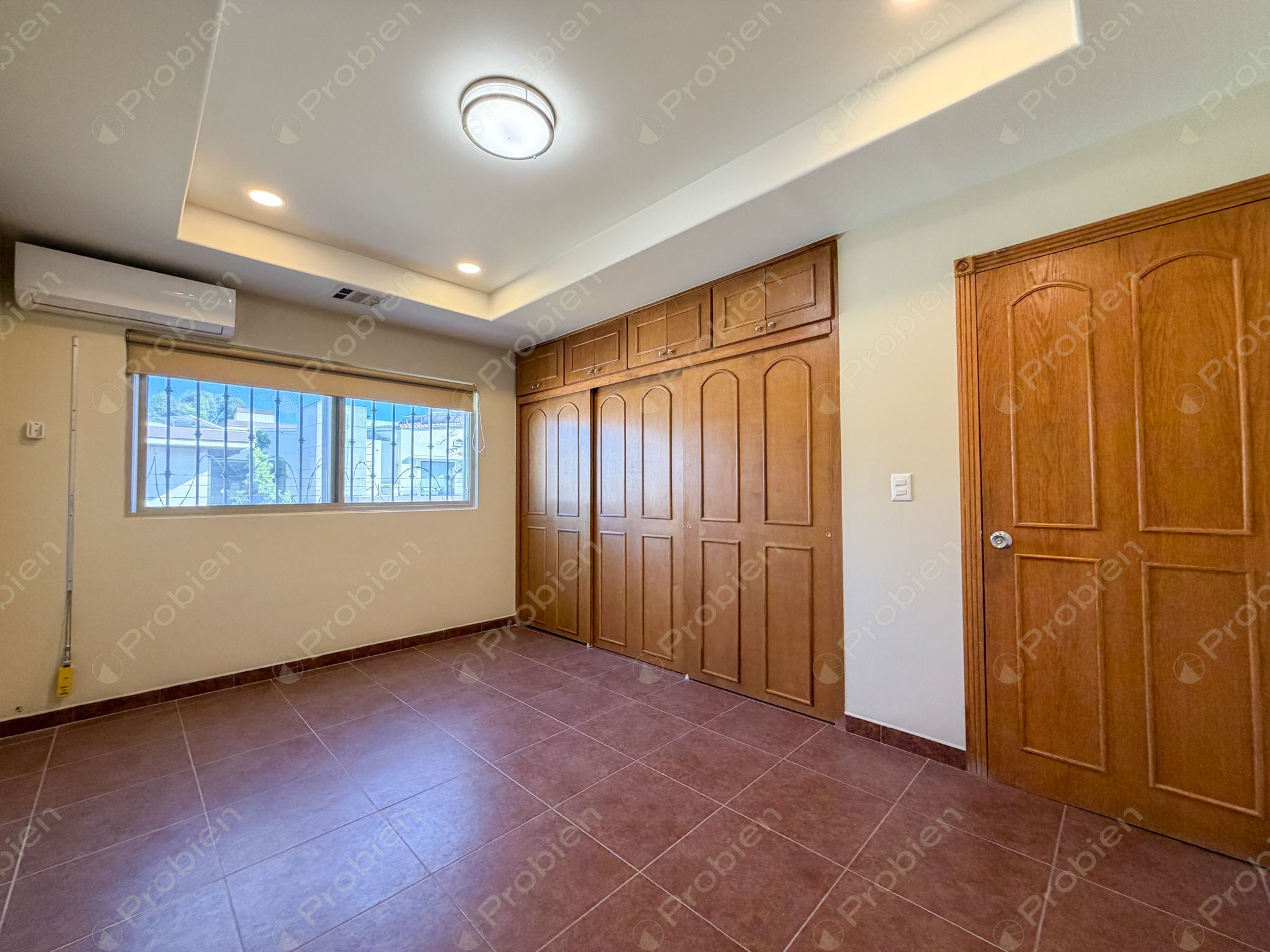 Casa en renta en Puerta de Hierro con 4 recámaras y amplio patio en Tijuana - Foto 26 de 27