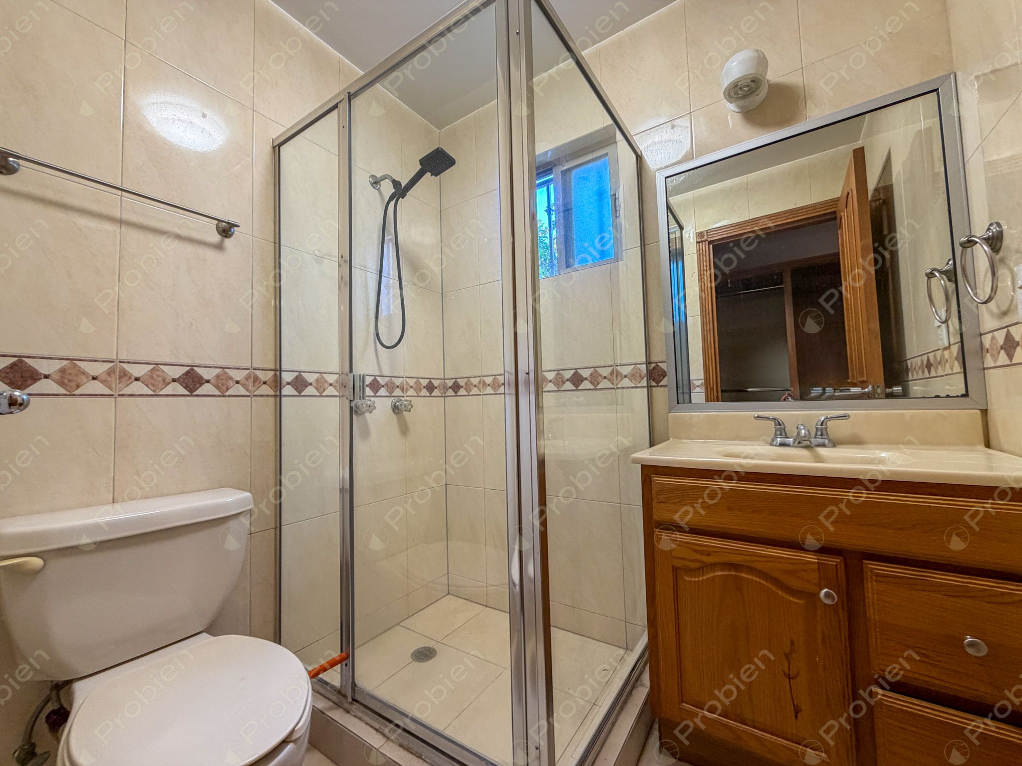 Casa en renta en Puerta de Hierro con 4 recámaras y amplio patio en Tijuana - Foto 27 de 27