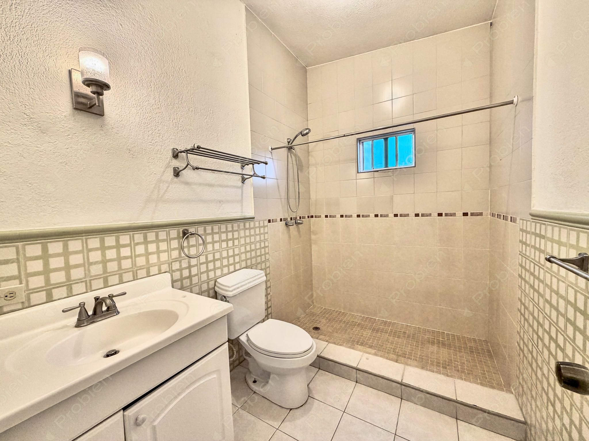 Casa en renta en Fraccionamiento Monterrey con roof top y amplios espacios - Foto 22 de 31