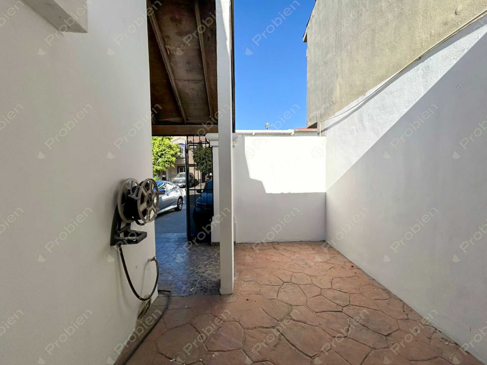 Casa en renta en Urbi Quinta Versalles en privada con 4 recámaras y seguridad - Foto 15 de 15