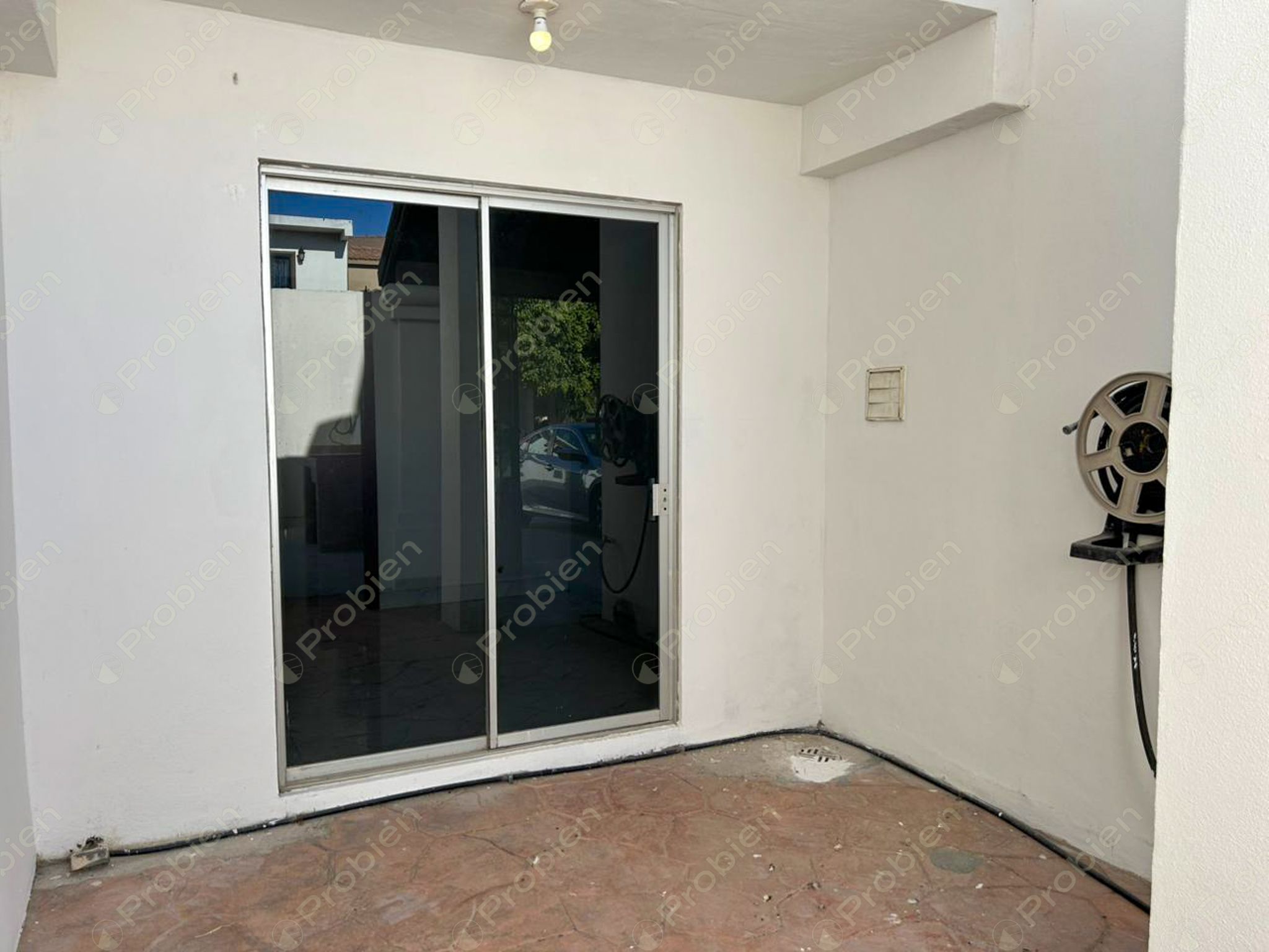 Casa en renta en Urbi Quinta Versalles en privada con 4 recámaras y seguridad - Foto 9 de 15