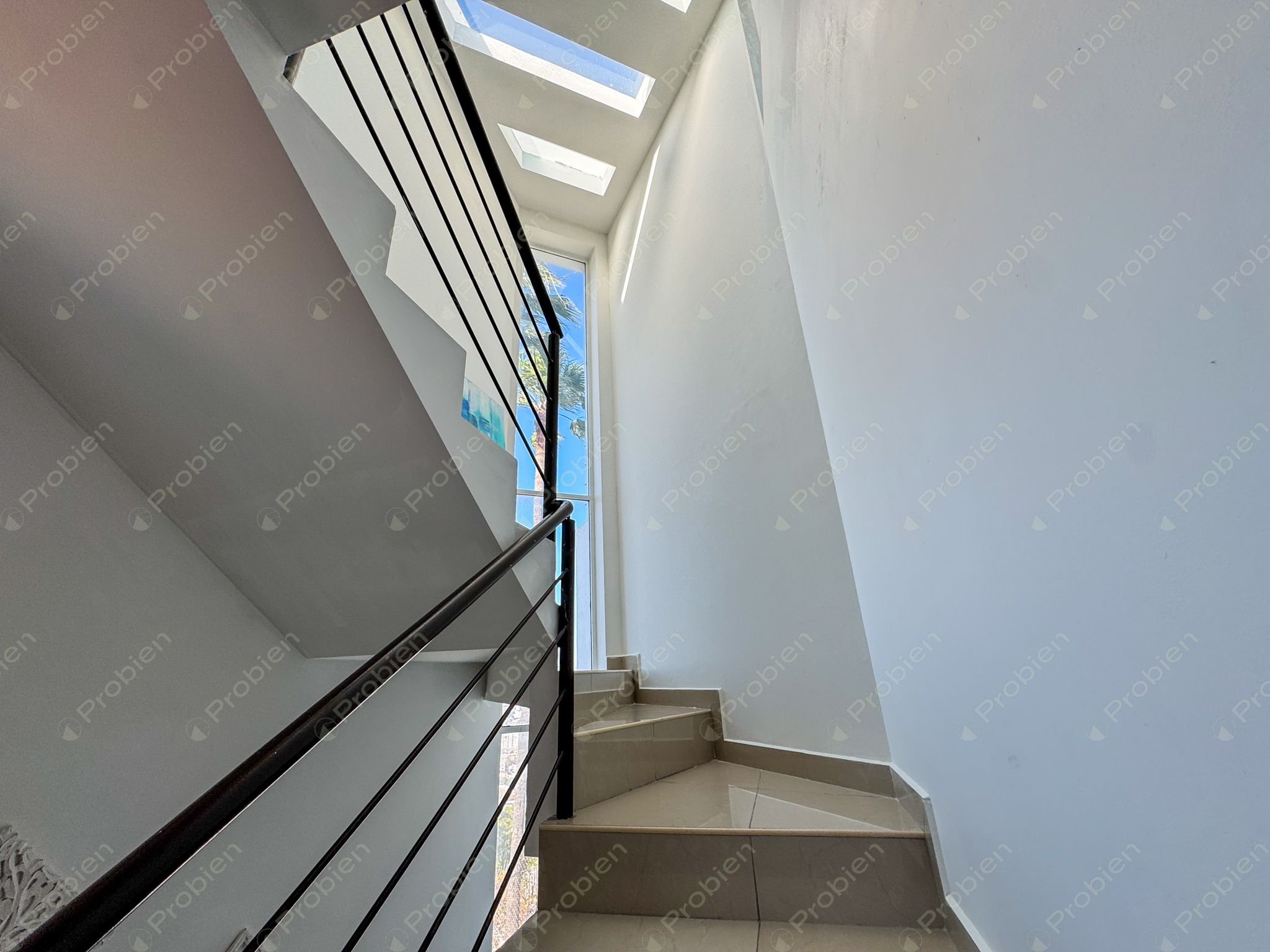 Casa en venta en Cubillas, privada de 3 niveles con terraza y vista a la ciudad - Foto 6 de 19