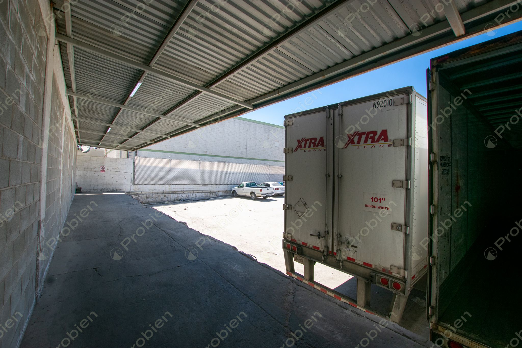 Locales comerciales en renta en Otay de 175 a 184 m² con andén de carga en Tijuana - Foto 12 de 15