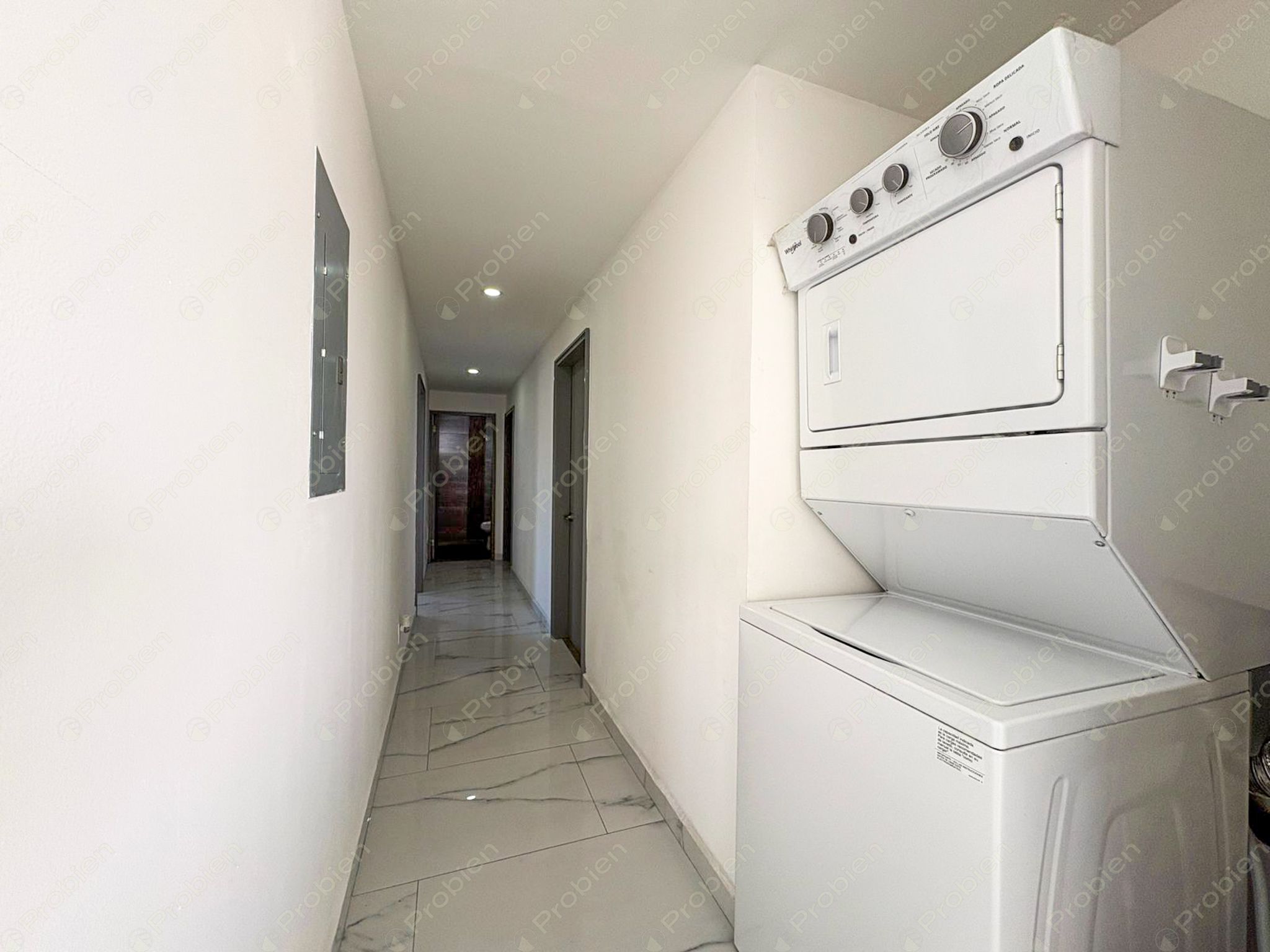 Departamento en venta en Magnolias con 3 recámaras y vista a Plaza Península en Tijuana - Foto 11 de 13