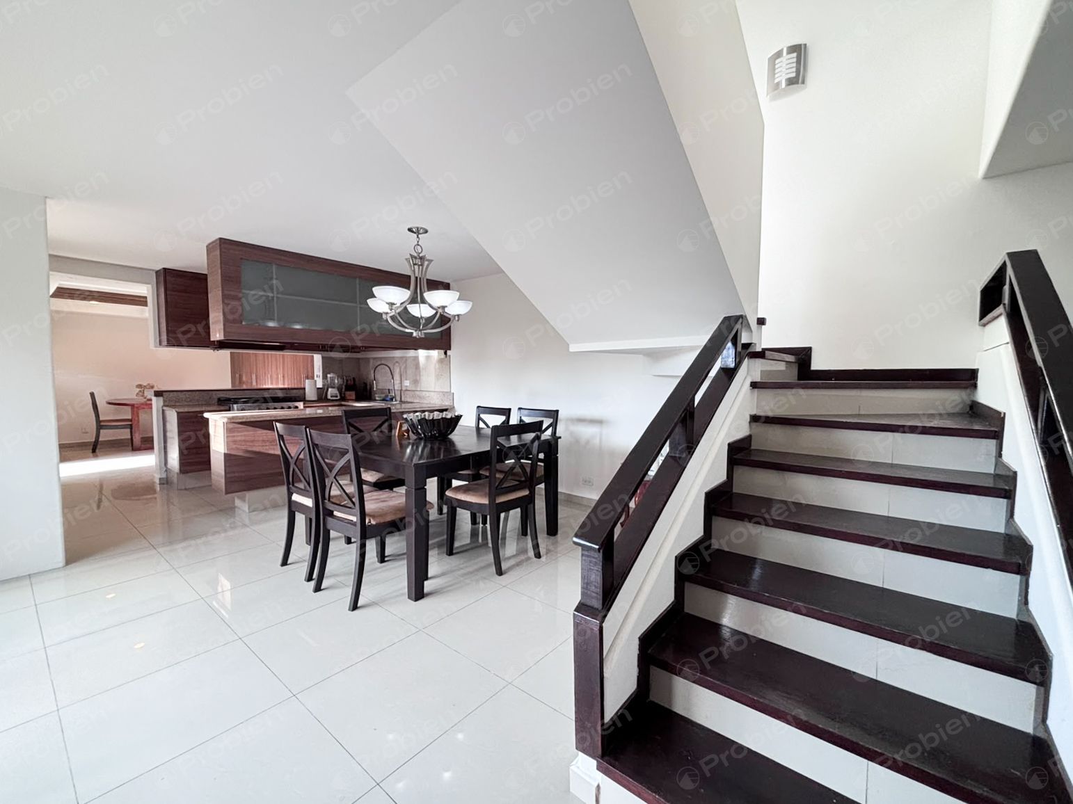 Casa en Venta en Residencial La Perla, Playas de Tijuana | 2 Recámaras, Terraza con Vista al Mar y 312 m² de Terreno - Foto 11 de 33