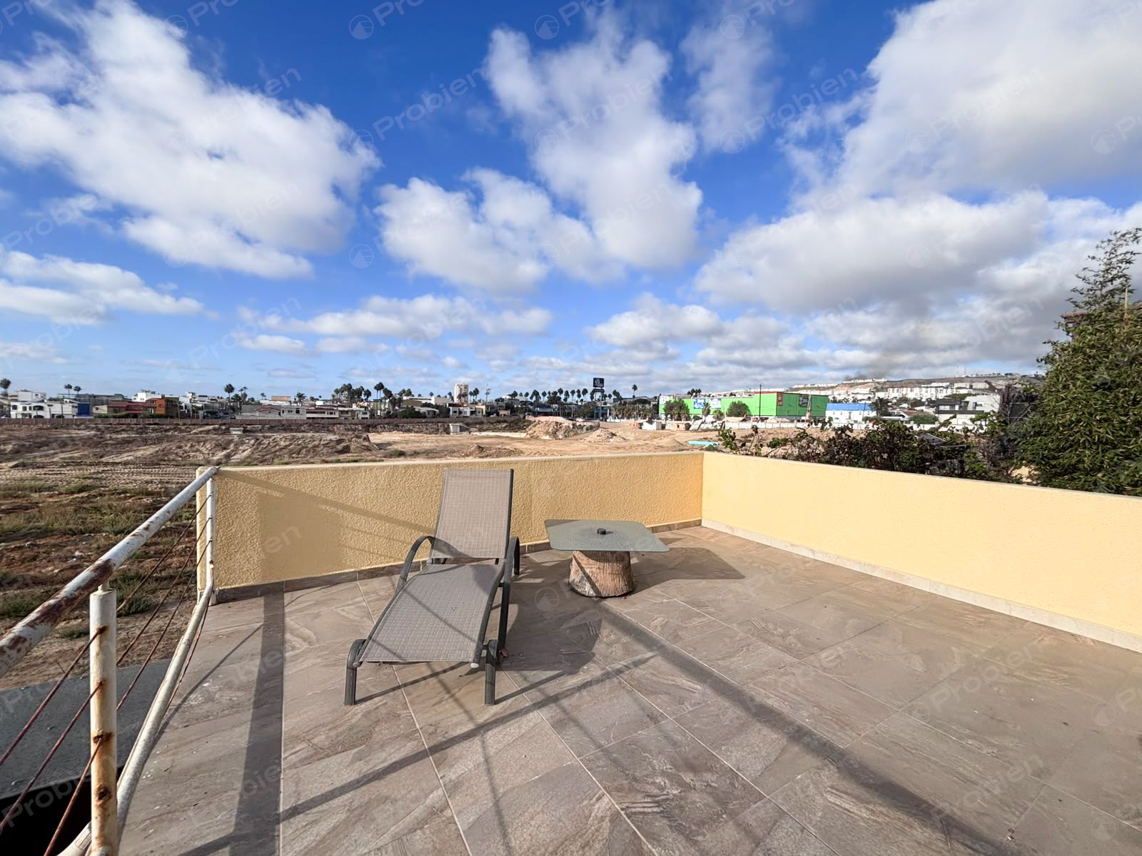 Casa en Venta en Residencial La Perla, Playas de Tijuana | 2 Recámaras, Terraza con Vista al Mar y 312 m² de Terreno - Foto 18 de 33